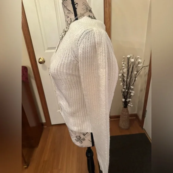 WHBM CROP white cardigan with rhinestone buttons and puff sleeve - Picture 5 of 13